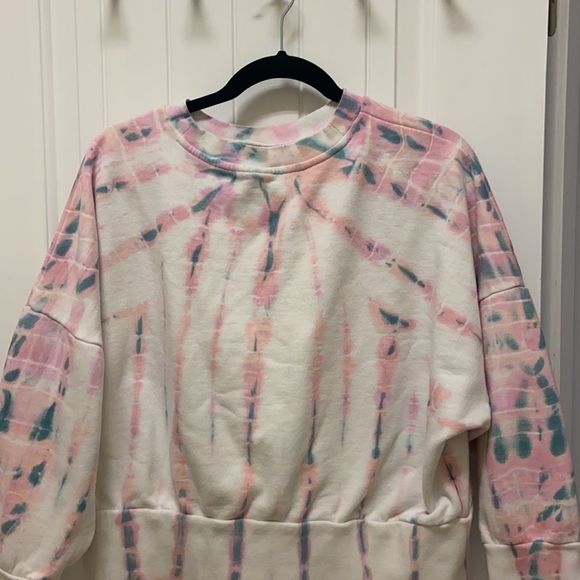 Old navy Loose Tie-Dye Cropped Crew-Neck Sweatshirt for Women - Picture 7 of 14